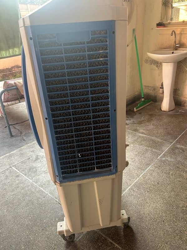 Toyo TC-960 chill mate plastic air cooler with box 4