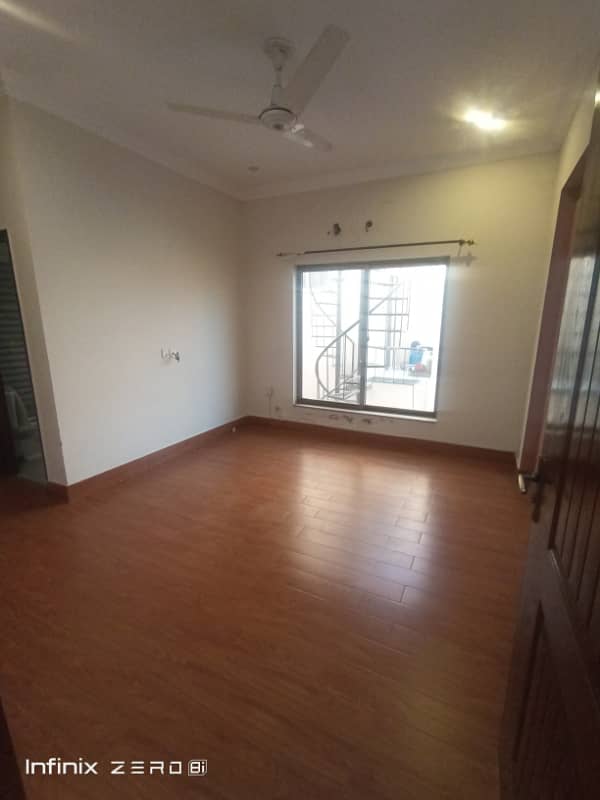 10 Marla Upper Portion Available For Rent Hot Location With Gass 4