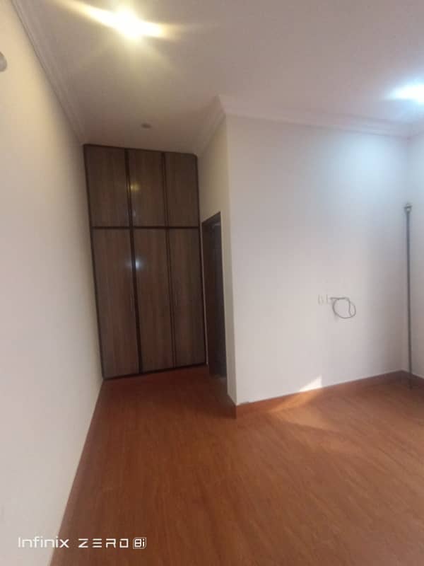 10 Marla Upper Portion Available For Rent Hot Location With Gass 8