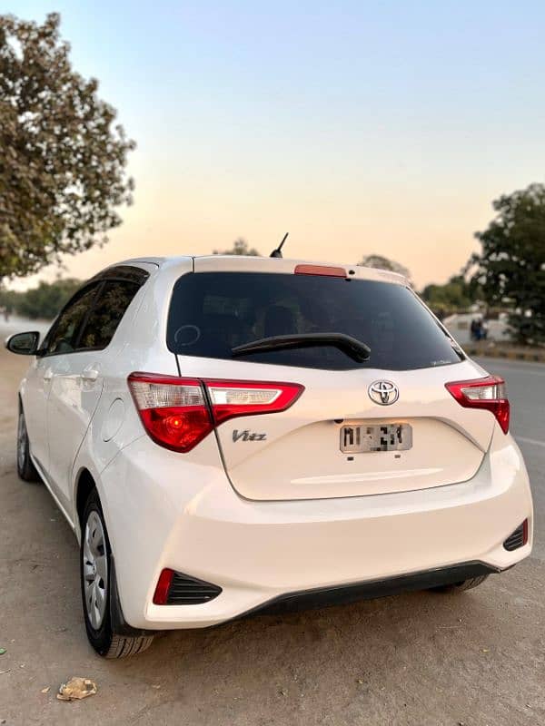 Toyota Vitz 2018 white full original condition 0