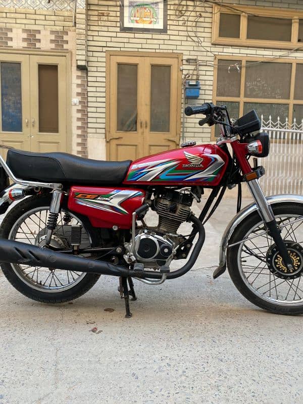 Honda 125 2023 lush condition for sale no any issue no any work requir 3