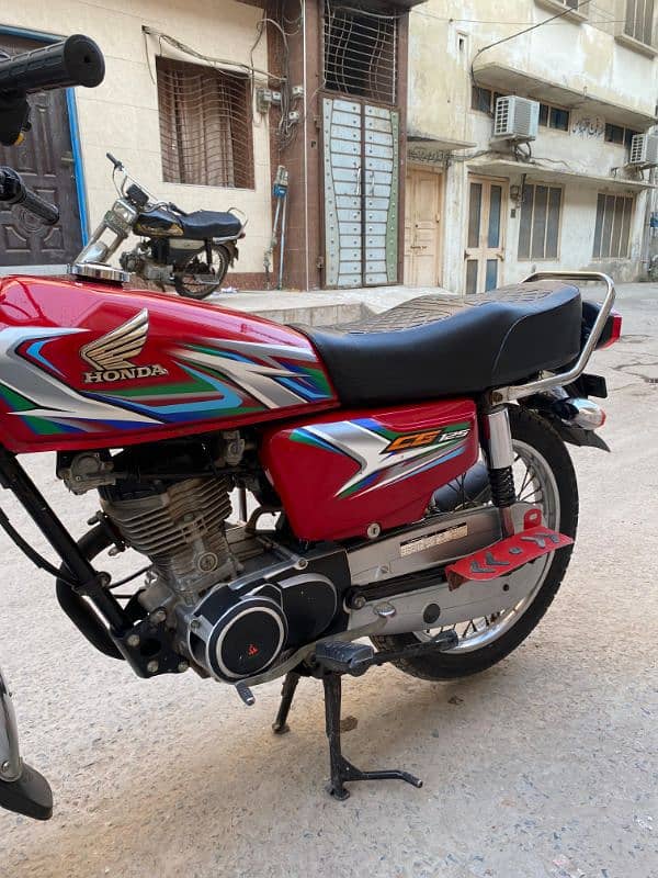 Honda 125 2023 lush condition for sale no any issue no any work requir 5