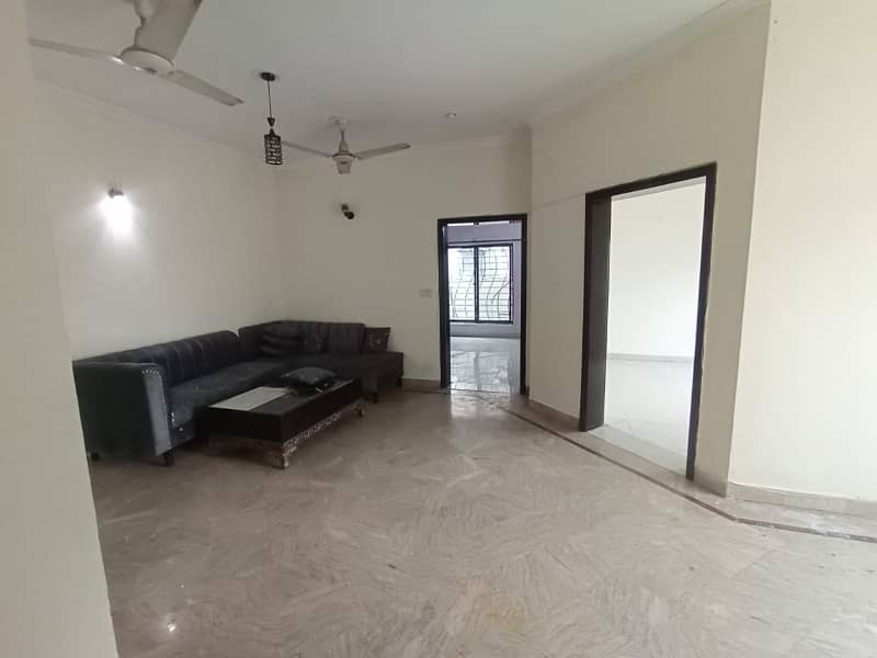 10 MARLA ( UPPER LOCK ) LOWER PORTION FOR RENT IN DHA PHASE 1 0