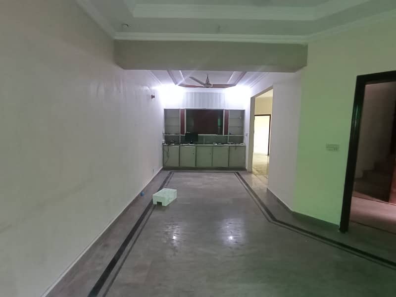 10 MARLA ( UPPER LOCK ) LOWER PORTION FOR RENT IN DHA PHASE 1 7