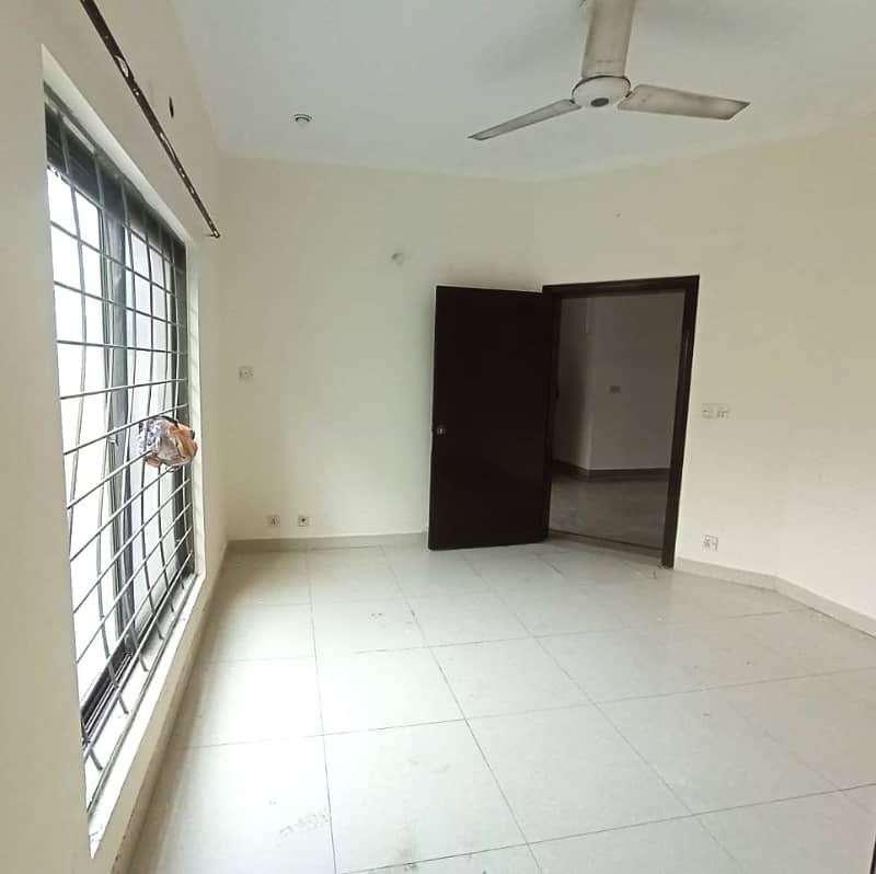 10 MARLA ( UPPER LOCK ) LOWER PORTION FOR RENT IN DHA PHASE 1 10