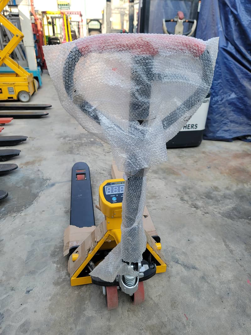 2 Ton Weight Scale Hand Pallet Truck Lifter forklift for Sale in KHI 6