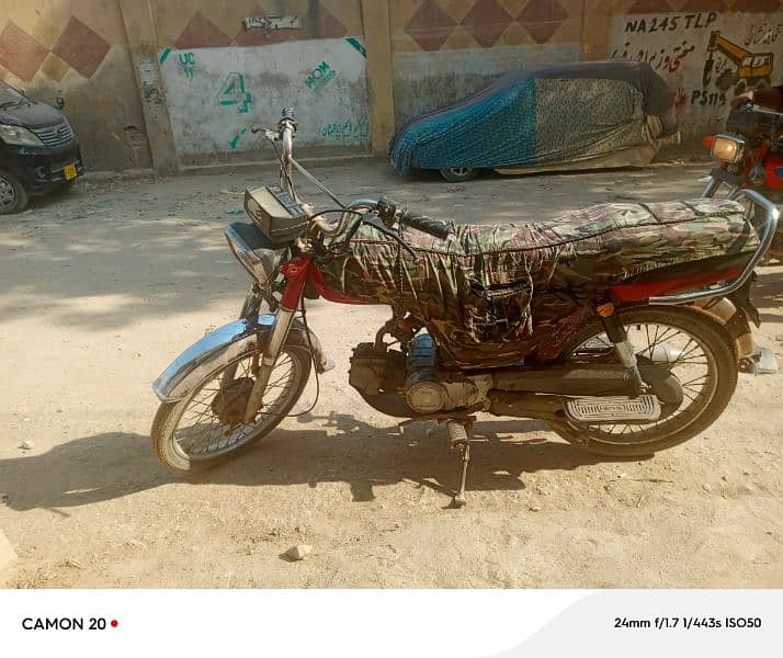 Karachi number red colour Honda 2016 modal 1