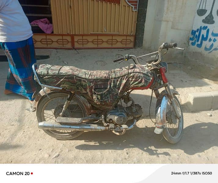 Karachi number red colour Honda 2016 modal 3