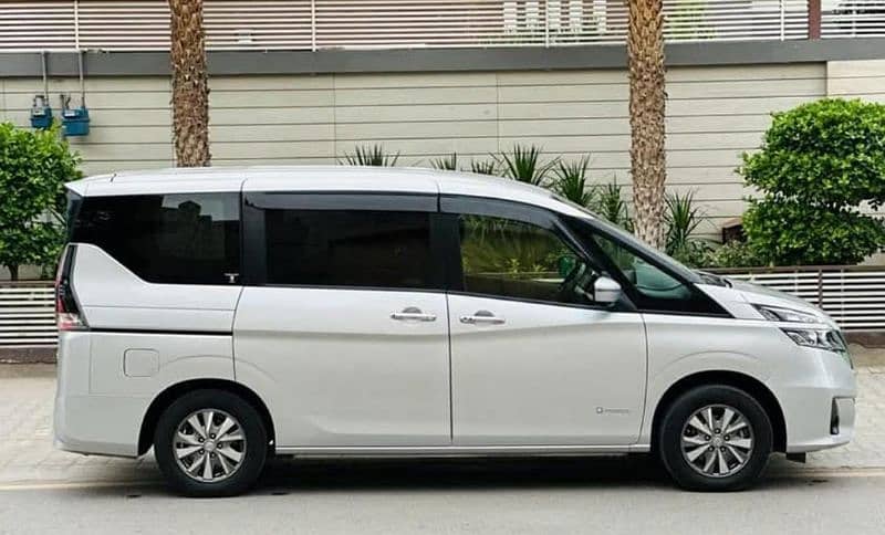 Nissan Serena Hybrid 7 Seaters Islamabad Number Like Brand New 5