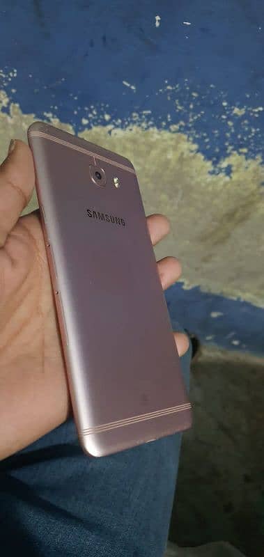 Samsung Galaxy C9 pro 4