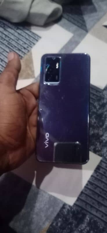 selling vivo V23e in lush condition 2