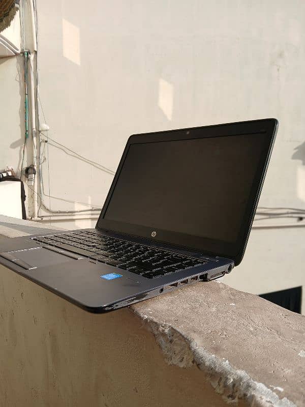 HP Core i5 5 generation 8 Gb ram 256 SSD 1