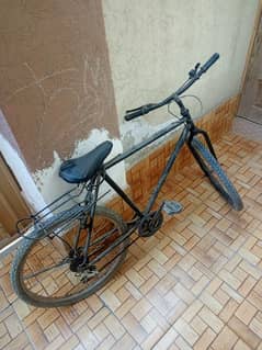 Bicycle for sale 9/10 condition