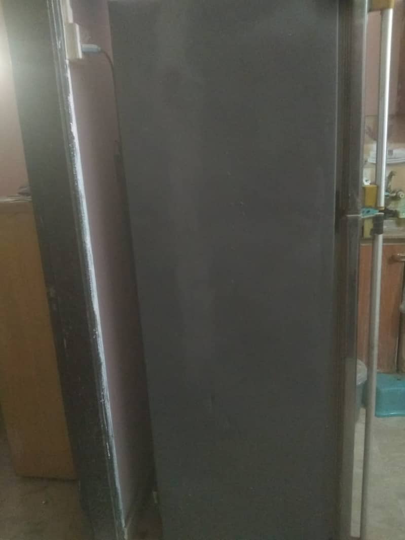 urgent sale Dawlance refrigerator 3