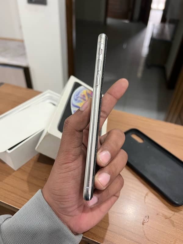 iphone xs max dual pta approved with box 4