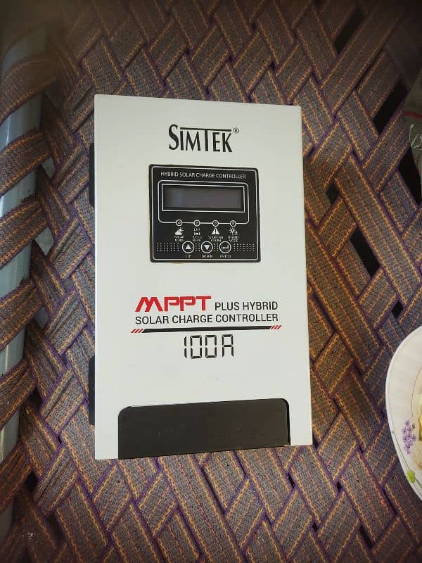 اپنے یو پی ایس کو سولر انورٹر بنائیںSIMTRK MPPT 12v/24v 100Amperes 1