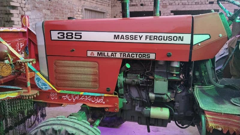 Massey Furgoson 385 4