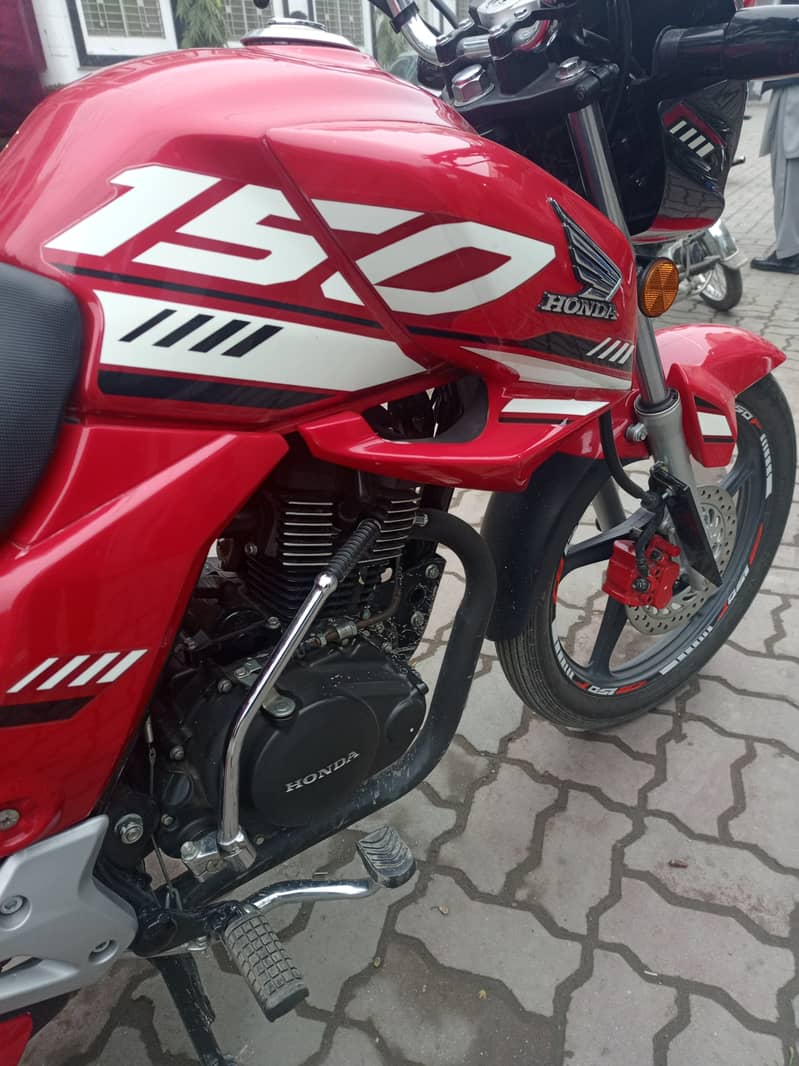 Honda CB 150F 2024 1