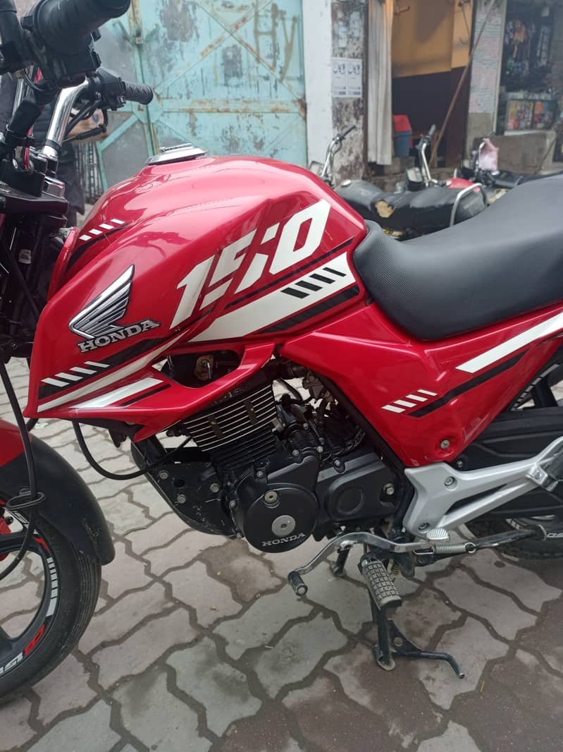 Honda CB 150F 2024 6