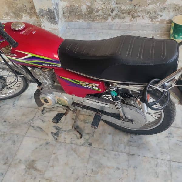 selling honda in very cheap price model 17b with 2 digit plate 2