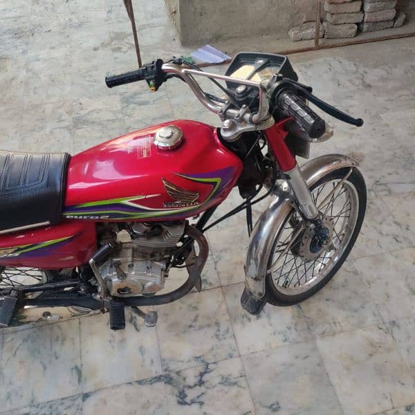 selling honda in very cheap price model 17b with 2 digit plate 4