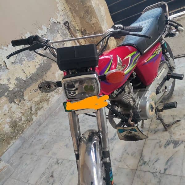 selling honda in very cheap price model 17b with 2 digit plate 8