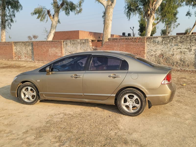 Honda Civic VTi (2010) model 3