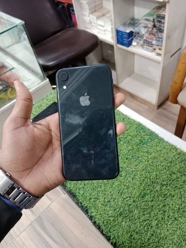 iphone xr non PTA good condition 0