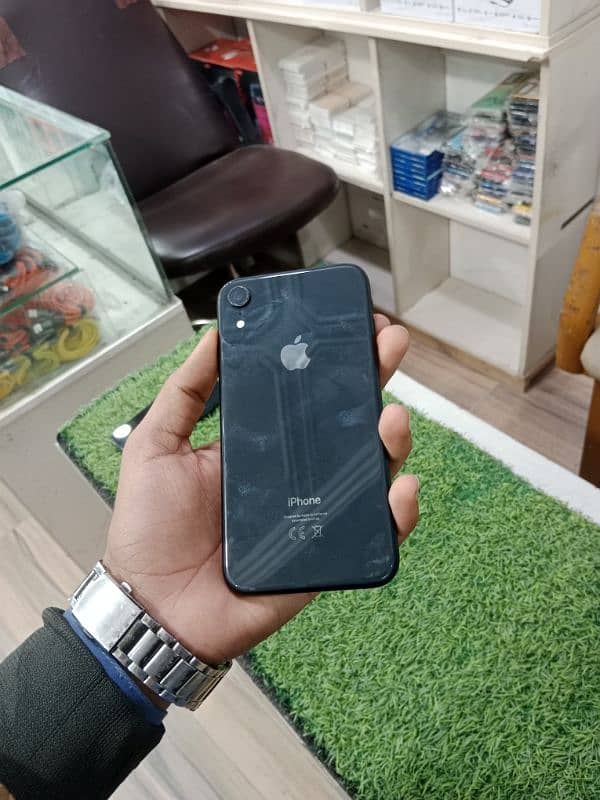 iphone xr non PTA good condition 1