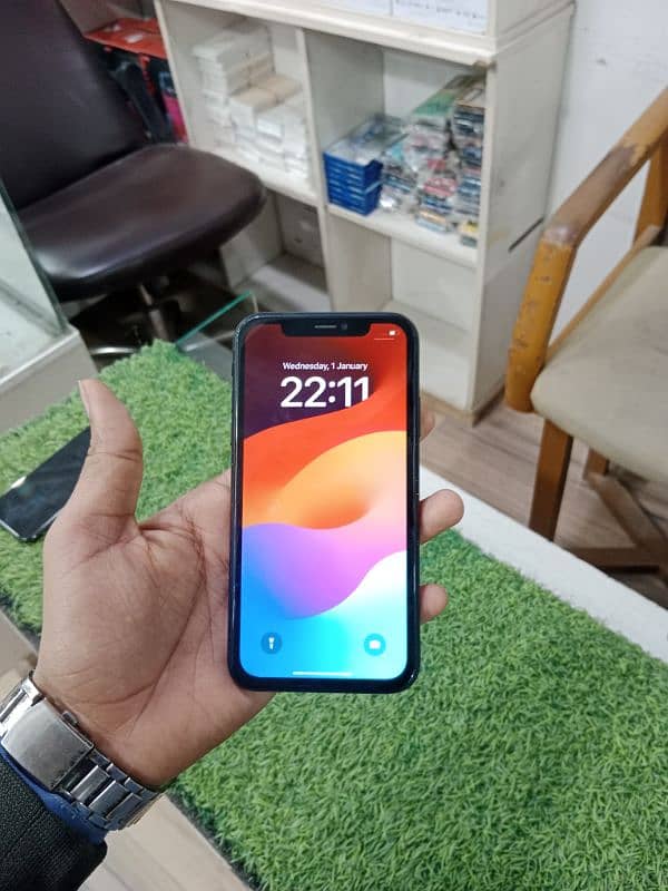 iphone xr non PTA good condition 3