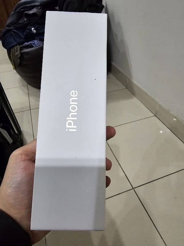 iPhone 11, 128gb non pta. 9