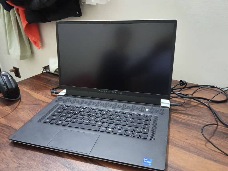 Alienware X17 R2 2