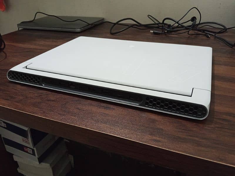 Alienware X17 R2 6