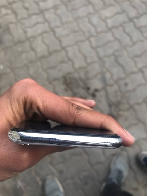 iPhone x sold 3