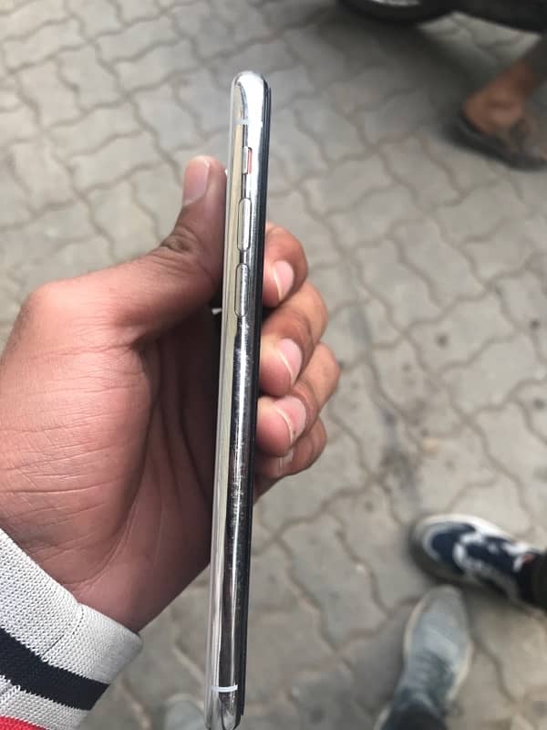 iPhone x sold 6