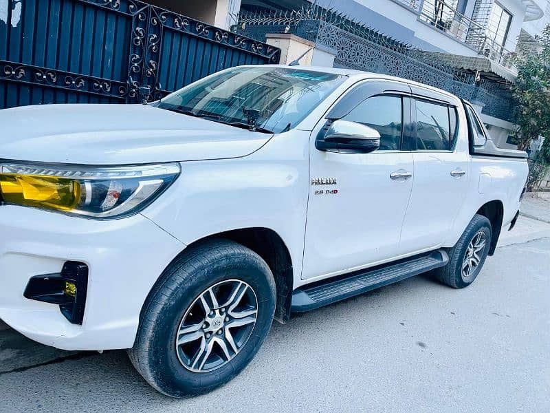 Toyota Revo V automatic Hilux 2018 bumper to bumper original 2