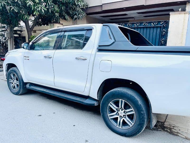 Toyota Revo V automatic Hilux 2018 bumper to bumper original 3