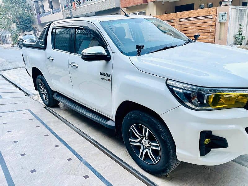 Toyota Revo V automatic Hilux 2018 bumper to bumper original 5