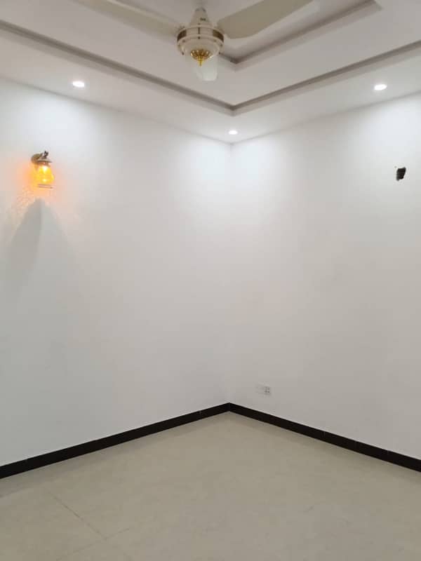 10 Marla house available for rent in bahria enclave Islamabad 6