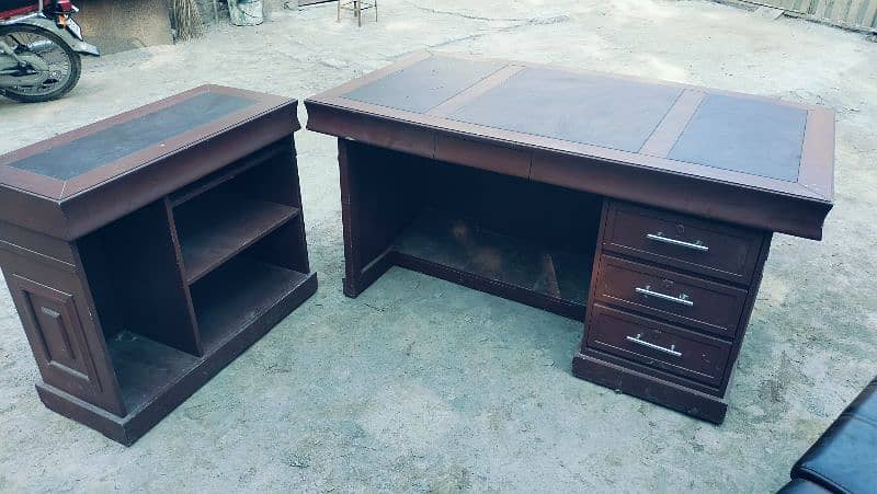 Office furniture slightly used 3