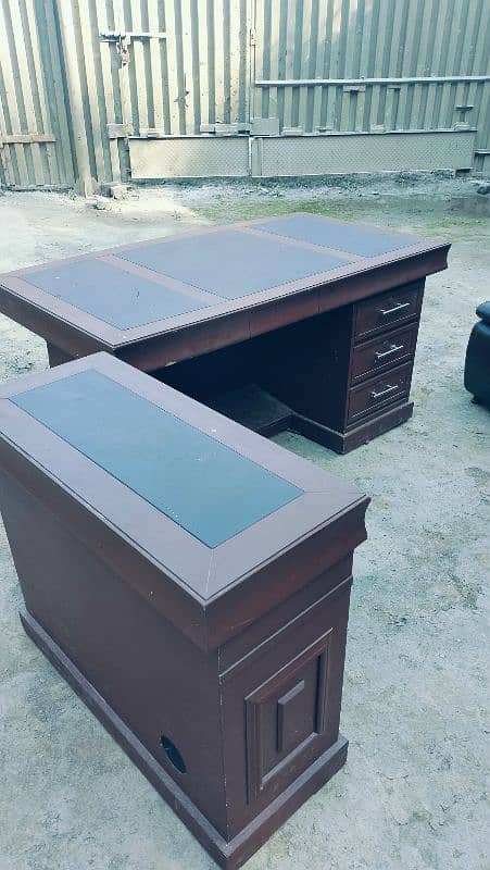 Office furniture slightly used 4