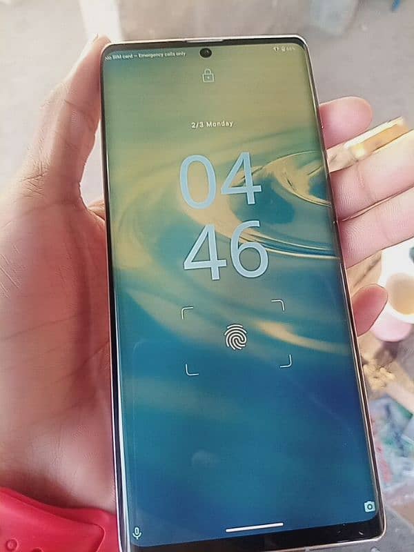 Aquos R6 0