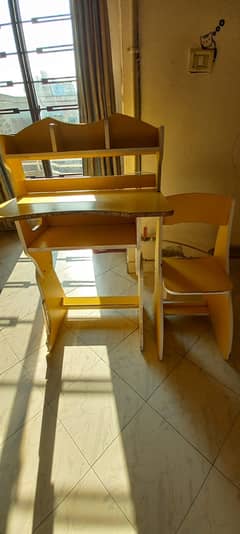 Kids Study desk and chair