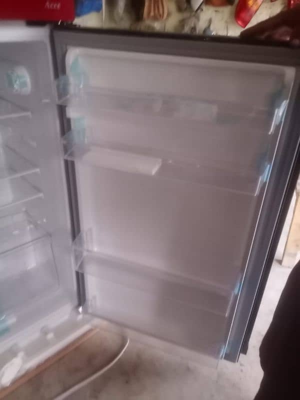 Dawlance Refrigerator Full 10 by 10 condition 2