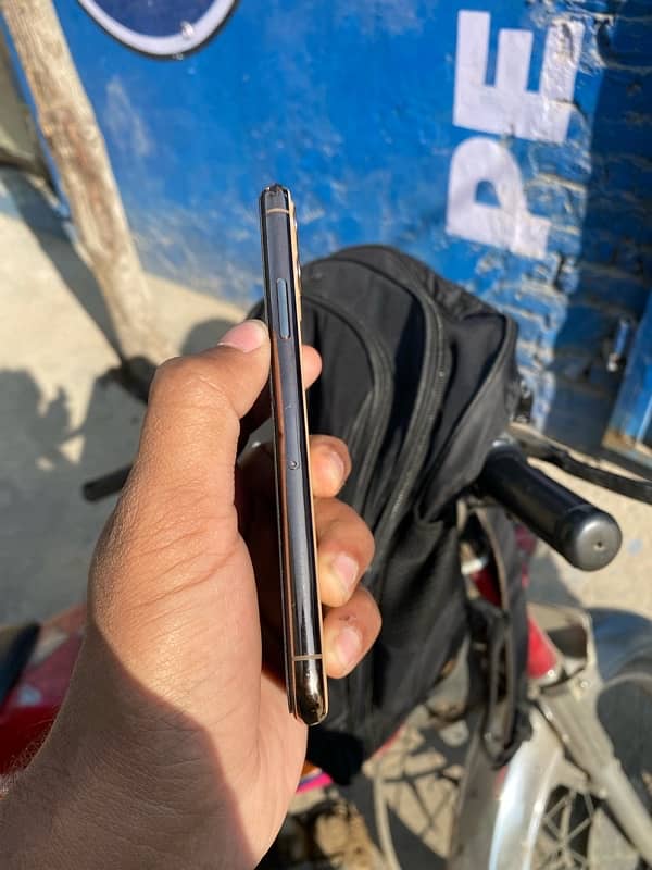 IPhone 11 Pro 64 GB non pta 5