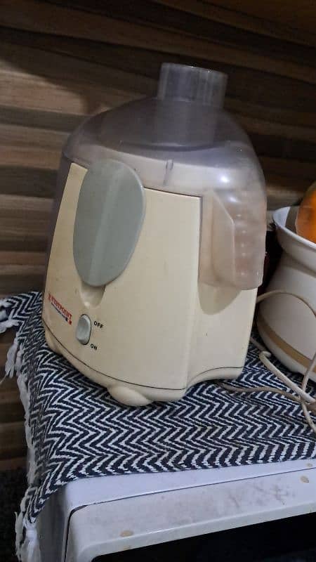 urgent sale westpoint gajjar juicer machine 0