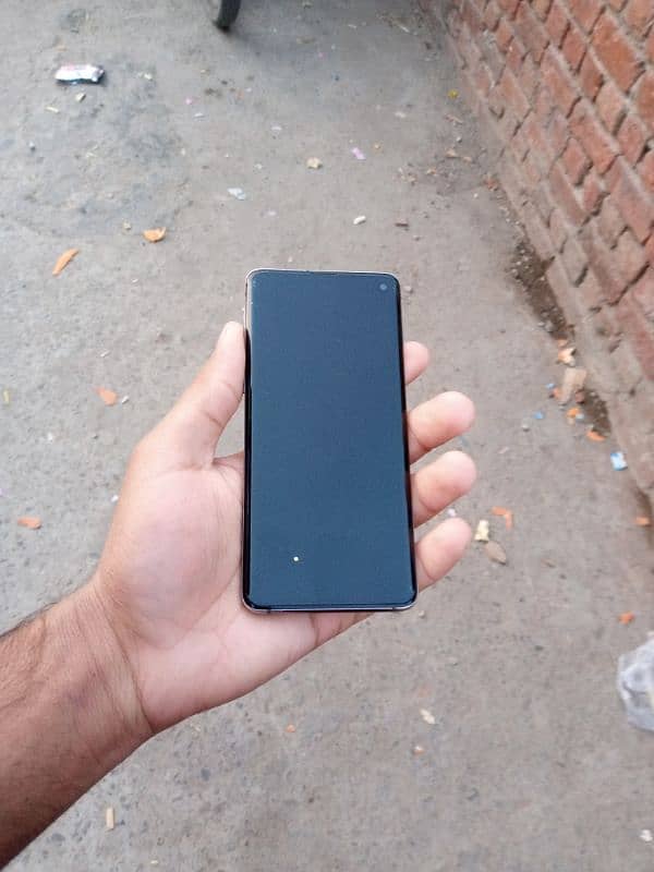 Samsung galaxy s10 6+128 non PTA. exchange possible 5