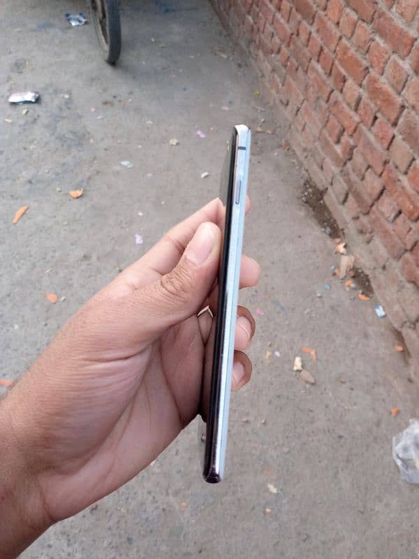 Samsung galaxy s10 6+128 non PTA. exchange possible 12