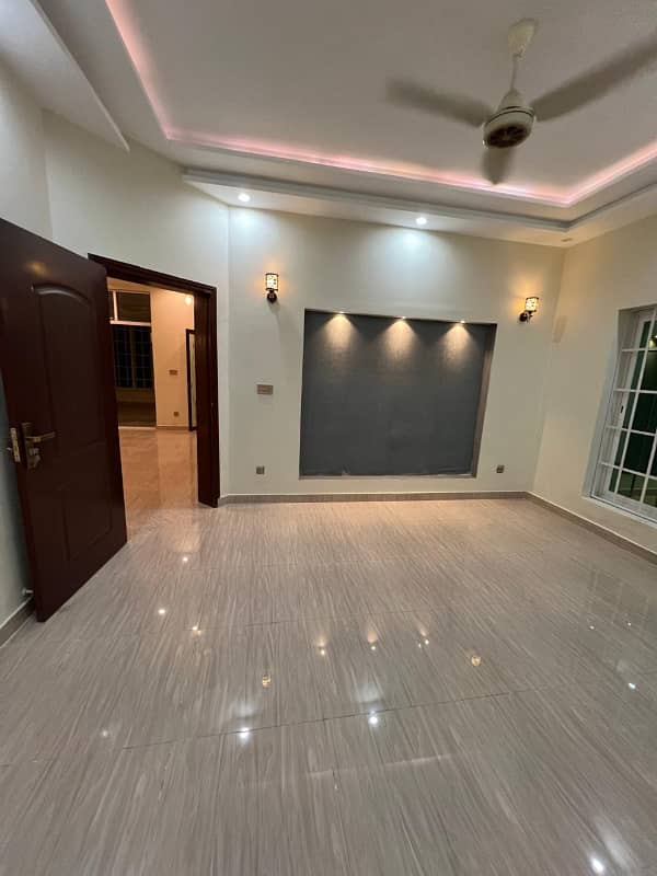 10 Marla Upper Portion available for Rent 7