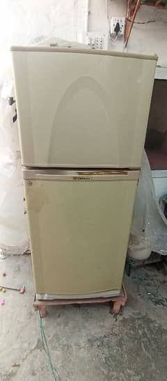 Dawlance Medium Refrigerator